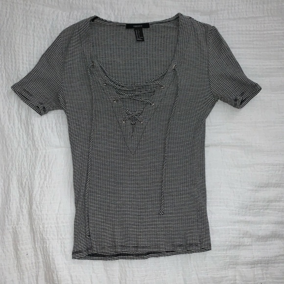 Lace up tee - Picture 1 of 3